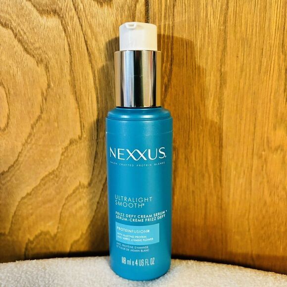 Nexxus Ultralight Smooth Hair Serum for Dry and Frizzy Hair Weightless Smooth - Picture 1 of 6